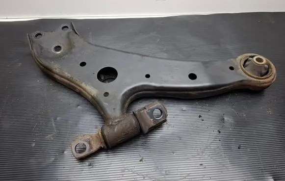 Lexus RX III Front lower control arm/wishbone 