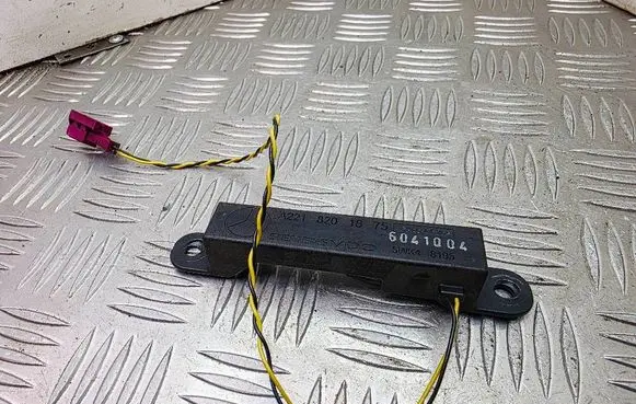 Mercedes-Benz S W221 Keyless system antenna A2218201875