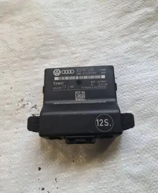 Volkswagen PASSAT B6 Gateway control module 3C0907530E 404339 3C0907951
