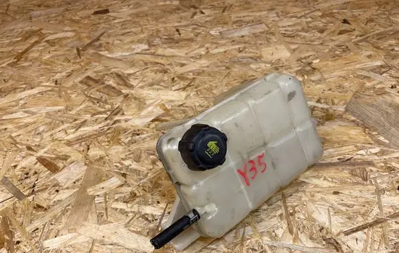 Nissan Pulsar Coolant expansion tank/reservoir 