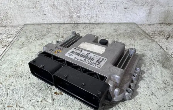 KIA Ceed Engine control unit/module 0281019545 391112A972 1039S59670