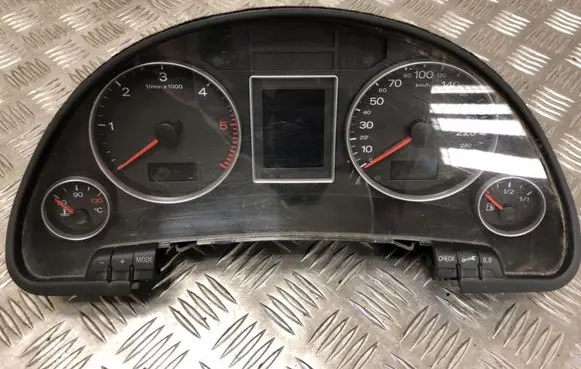 Audi A4 S4 B7 8E 8H Speedometer (instrument cluster) 8E0820043AK