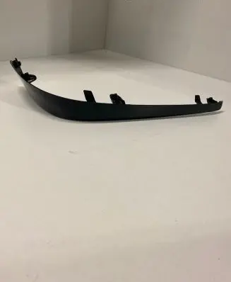 Front bumper splitter molding