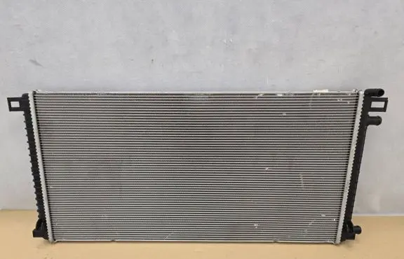 Audi e-tron Optional radiator 4KE121251B T10233CC