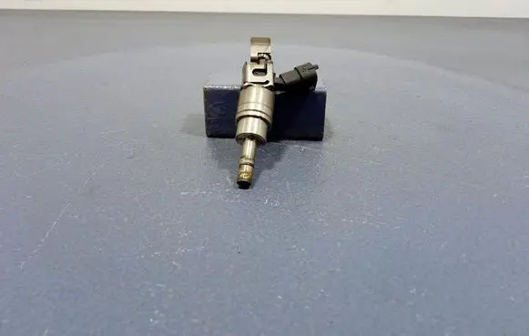 Alfa Romeo 159 Fuel injector 0261500022