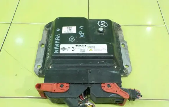 Nissan Navara D40 Engine control unit/module 237105X38E XP1