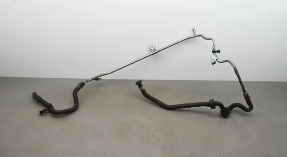 Audi Q3 8U Engine coolant pipe/hose 06J121075F5N0122447J
