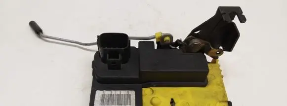Volvo V70 Front door lock 30634617