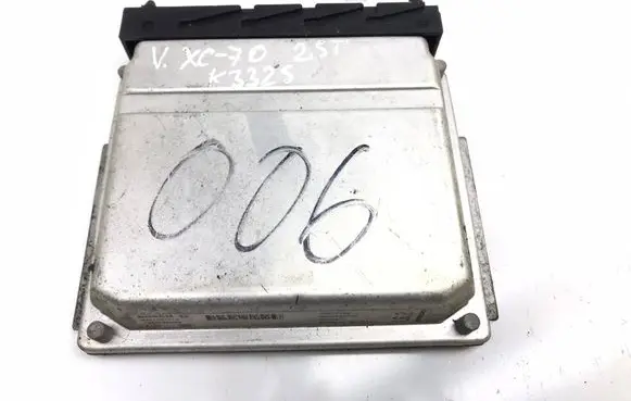 Volvo XC70 Engine control unit/module 0261207712 08675760a K3325