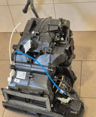 Dacia Sandero III Interior heater climate box assembly 272107530R