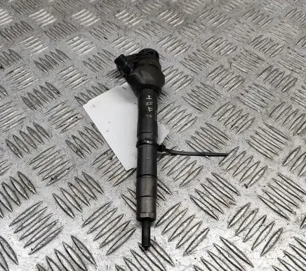 Volkswagen Golf VII Fuel injector 04L130277E 0445110475