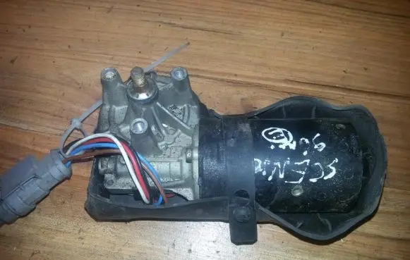 Renault Scenic I Wiper motor 0390241352