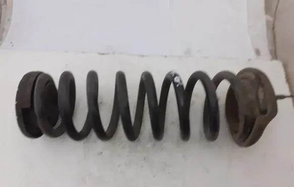 KIA Carens III Rear coil spring 546301D600