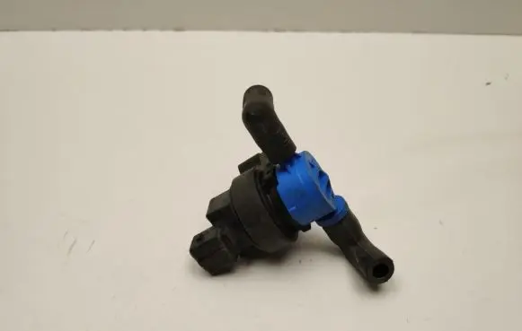 Mercedes-Benz C W205 Airbag deployment crash/impact sensor A0004703393