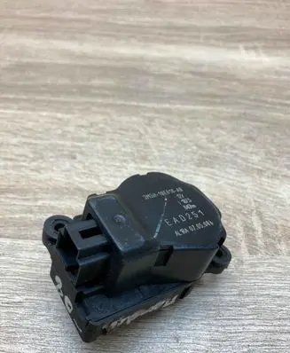 Ford C-MAX I Air flap motor/actuator 3M5H19E616AB EAD251