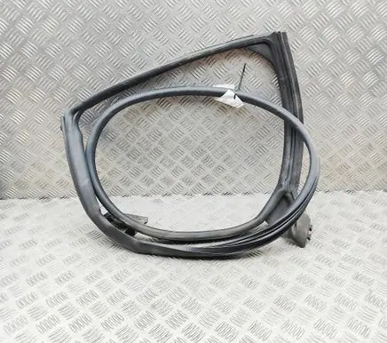 Aston Martin DBX Rubber seal rear door MY8325316BC