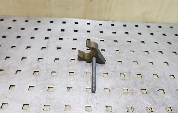 BMW 5 F10 F11 Fuel Injector clamp holder