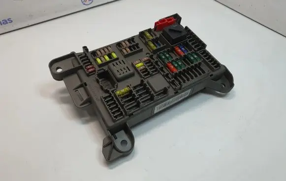 BMW X5 E70 Fuse module 6931687 61146931687
