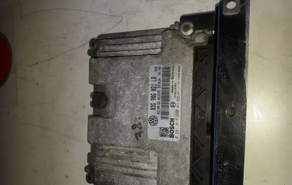 Volkswagen PASSAT B6 Engine control unit/module 0281013260