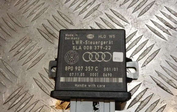 Audi A6 S6 C6 4F Light module LCM 8P0907357C 4926