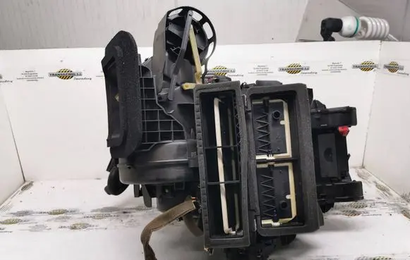 Volvo XC60 Interior heater climate box assembly P31348269 0678872 L2511022