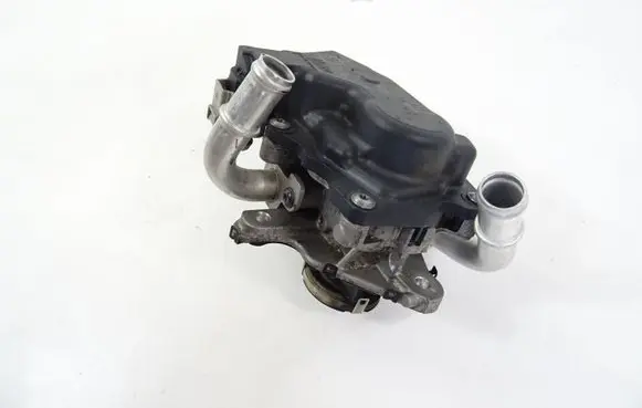 Volkswagen Touran III EGR valve 04L131501S