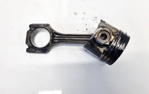 Skoda Octavia Mk1 (1U) Piston with connecting rod