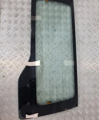 Nissan Terrano Opening tailgate glass 