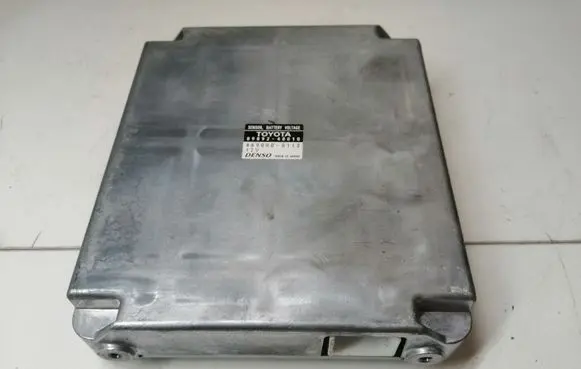 Lexus RX 330 - 350 - 400H Battery control module 8989248010 4690000112