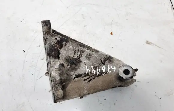 Mercedes-Benz C W203 Engine mounting bracket A1122232104