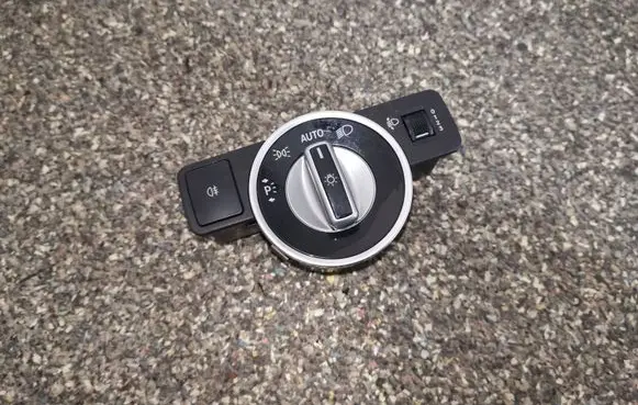 Mercedes-Benz C W204 Light switch A2049053103