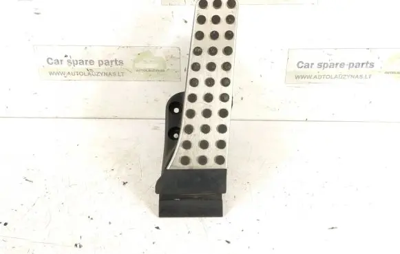 Mercedes-Benz S C217 Accelerator throttle pedal 2053000104 A2053000104
