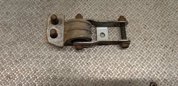 Volvo S60 Engine mount bracket 30680750