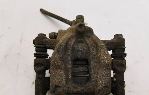 Honda CR-V Rear brake caliper