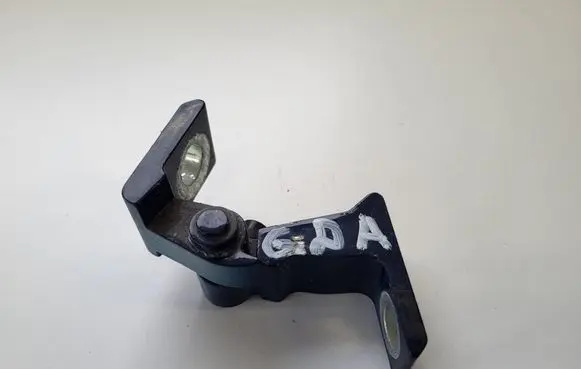 Skoda Octavia Mk3 (5E) Rear door lower hinge