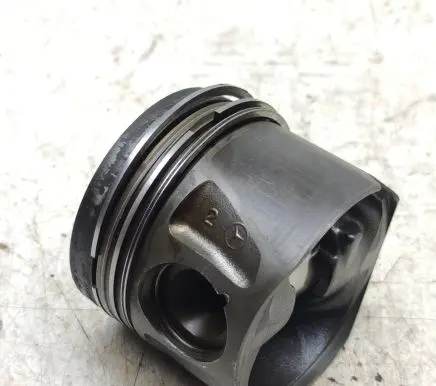 Mercedes-Benz E W211 Piston 8340E