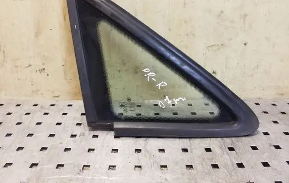 Volkswagen Touran I Front triangle window/glass 43R00048