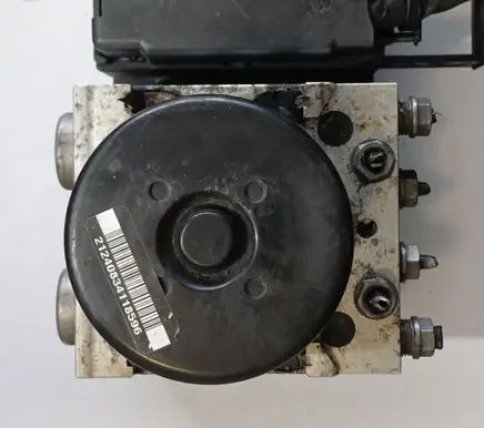 Volkswagen Golf VI ABS Pump 1K0614517BJ 1K0907379AN
