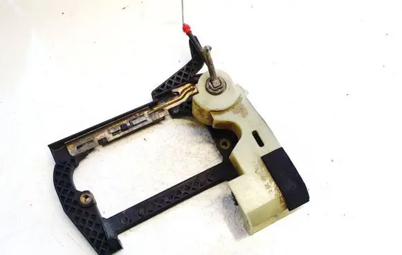 BMW 5 E39 Front door lock (next to the handle) 