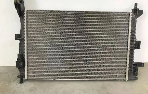 Ford Focus Coolant radiator BV61-8005-BD