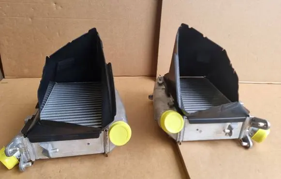 Audi RS6 C8 Intercooler radiator 4K0145806P 4K0145805P