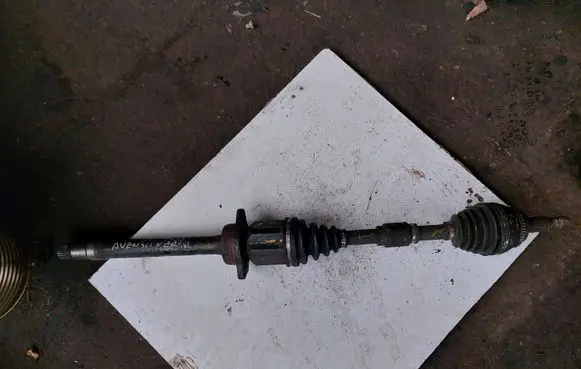 Toyota Avensis Verso Front driveshaft