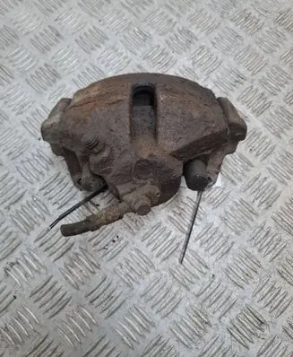 Volkswagen PASSAT B6 Front brake caliper 