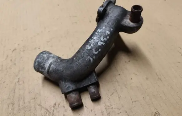 Jeep Cherokee XJ Engine coolant pipe/hose 91092158F