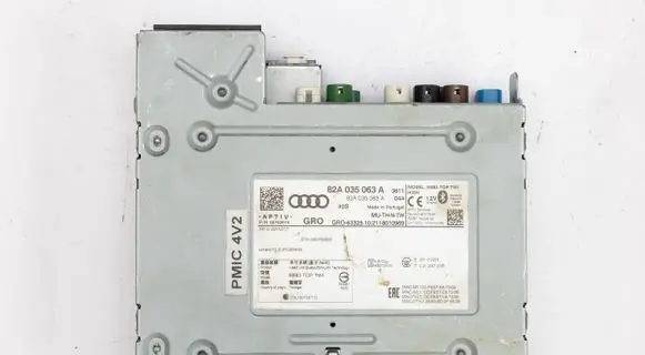 Audi A1 Radio/CD/DVD/GPS head unit 82A035063A