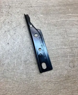 Mercedes-Benz E W212 Front bumper mounting bracket A2128818286