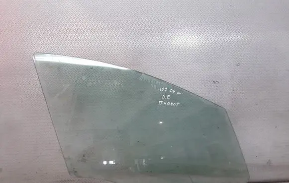 Peugeot 407 Front door window glass four-door
