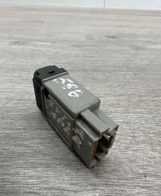 Mitsubishi Grandis Headlight level height control switch