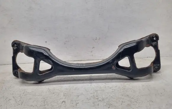 Volkswagen Touareg I Rear subframe 