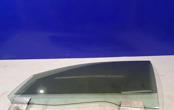 Maserati Ghibli Front door window glass four-door E543R00043
